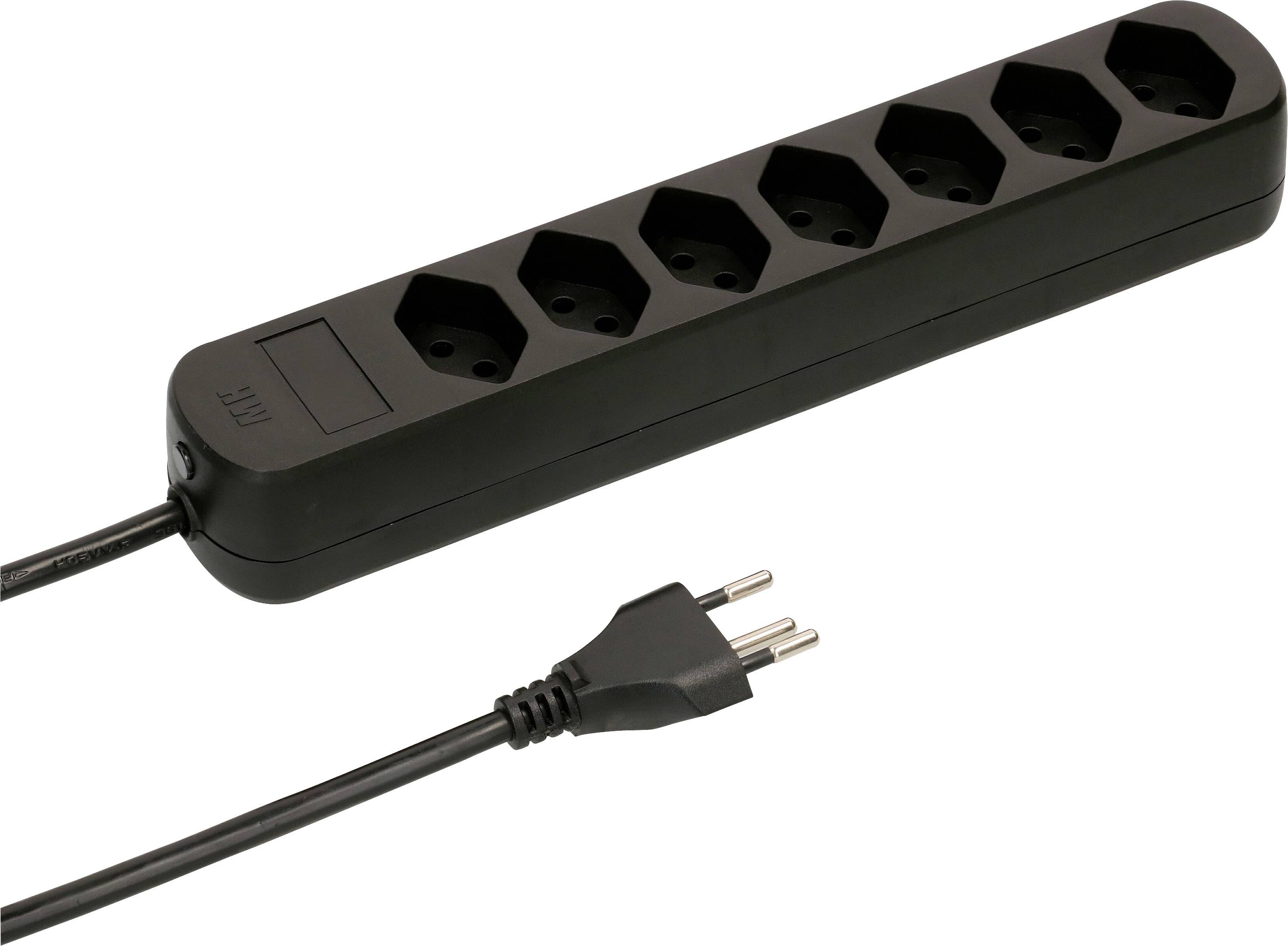 Schwarze Steckdosenleiste mit sechs Steckplätzen und angeschlossenem Kabel mit Stecker.