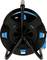 Schwarzer Kabeltrommel mit blauem Kabel auf Ständer, Vorderansicht.