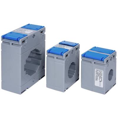 Drei graue elektrische Stromtransformatoren mit blauen Abdeckungen in unterschiedlicher Größe, nebeneinander aufgestellt.