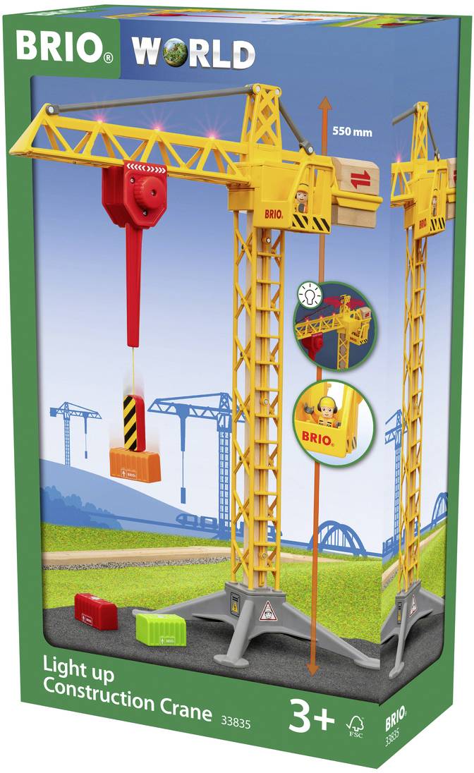 Spielzeugkran-Verpackung mit gelbem Baukran, Lichteffekten und altersgerechter Empfehlung '3+'. Theme: 'BRIO WORLD'.