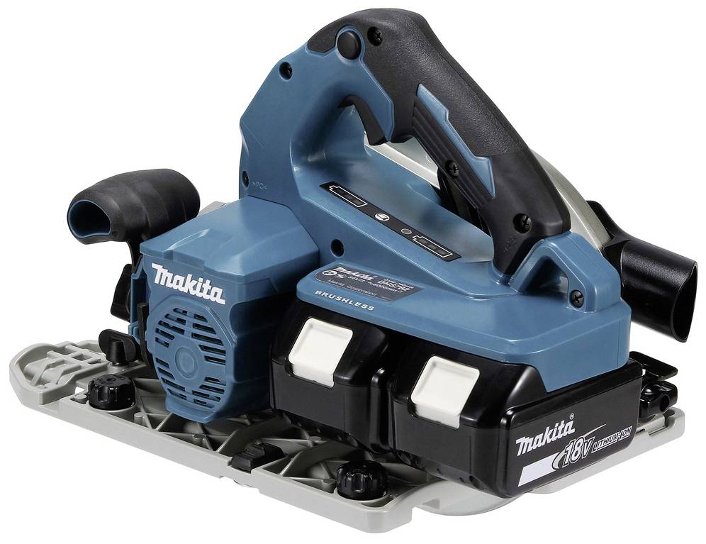 Akkubetriebene Handkreissäge in Blau mit schwarzem Griff auf grauem Untergrund. Makita-Logo sichtbar. Multi-Funktionsknöpfe und Staubsauganschluss erkennbar.