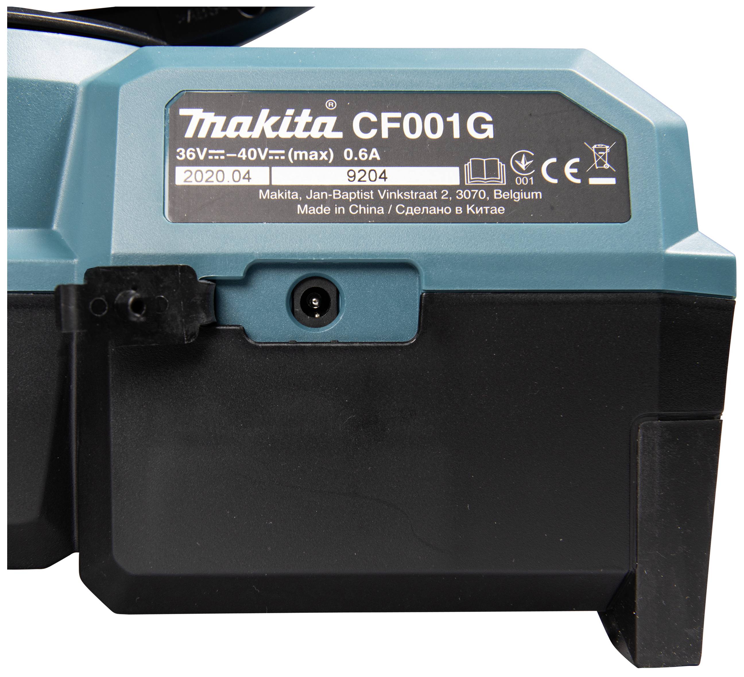'Akku-Lüfter Makita CF001G', 36V, max. 40V, 0,6A. Hergestellt in China. Rückansicht mit technischer Etikettinformation.