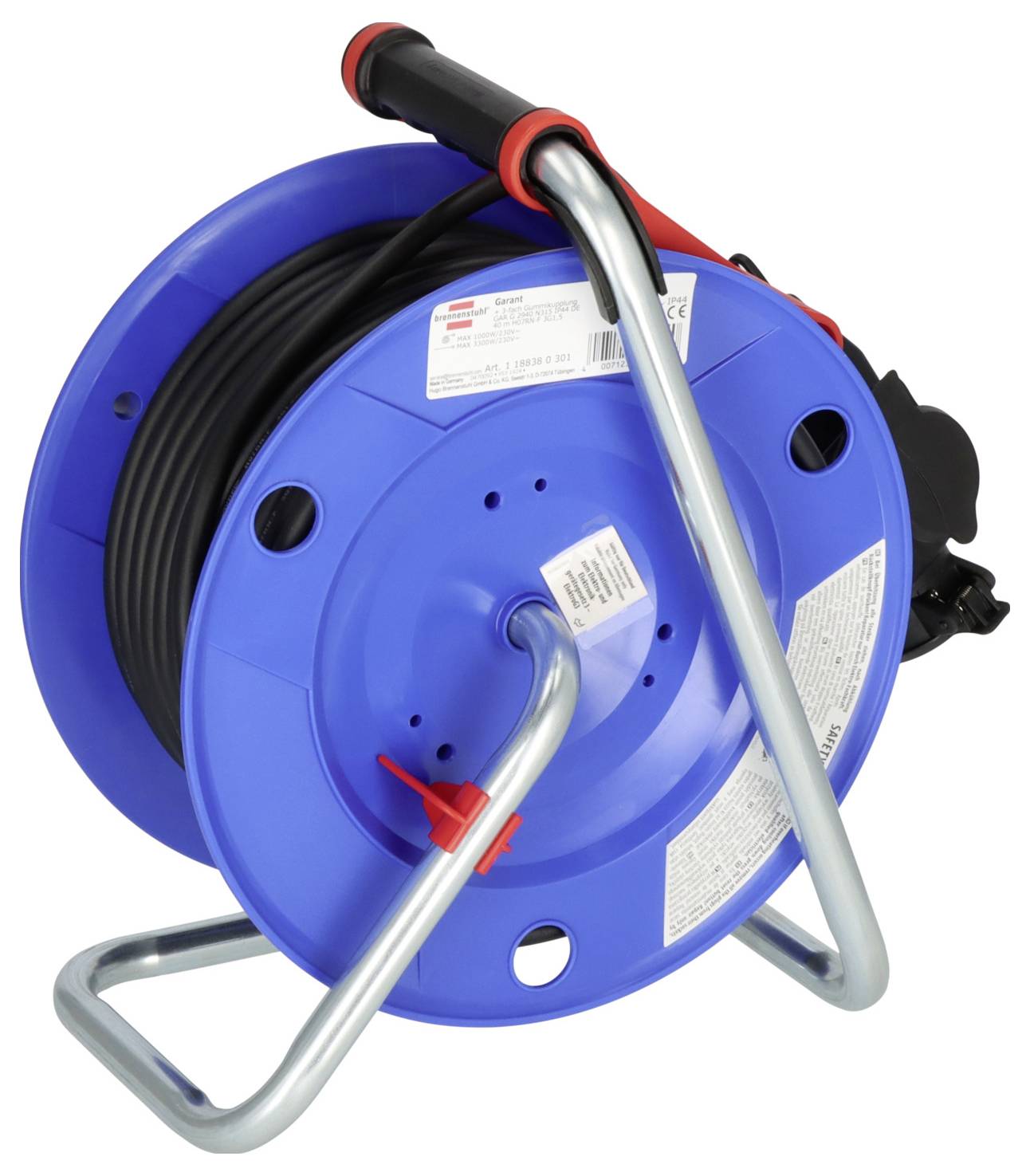 Blaue Kabeltrommel mit aufgewickeltem schwarzem Kabel, Metallständer und Griff auf weißem Hintergrund.