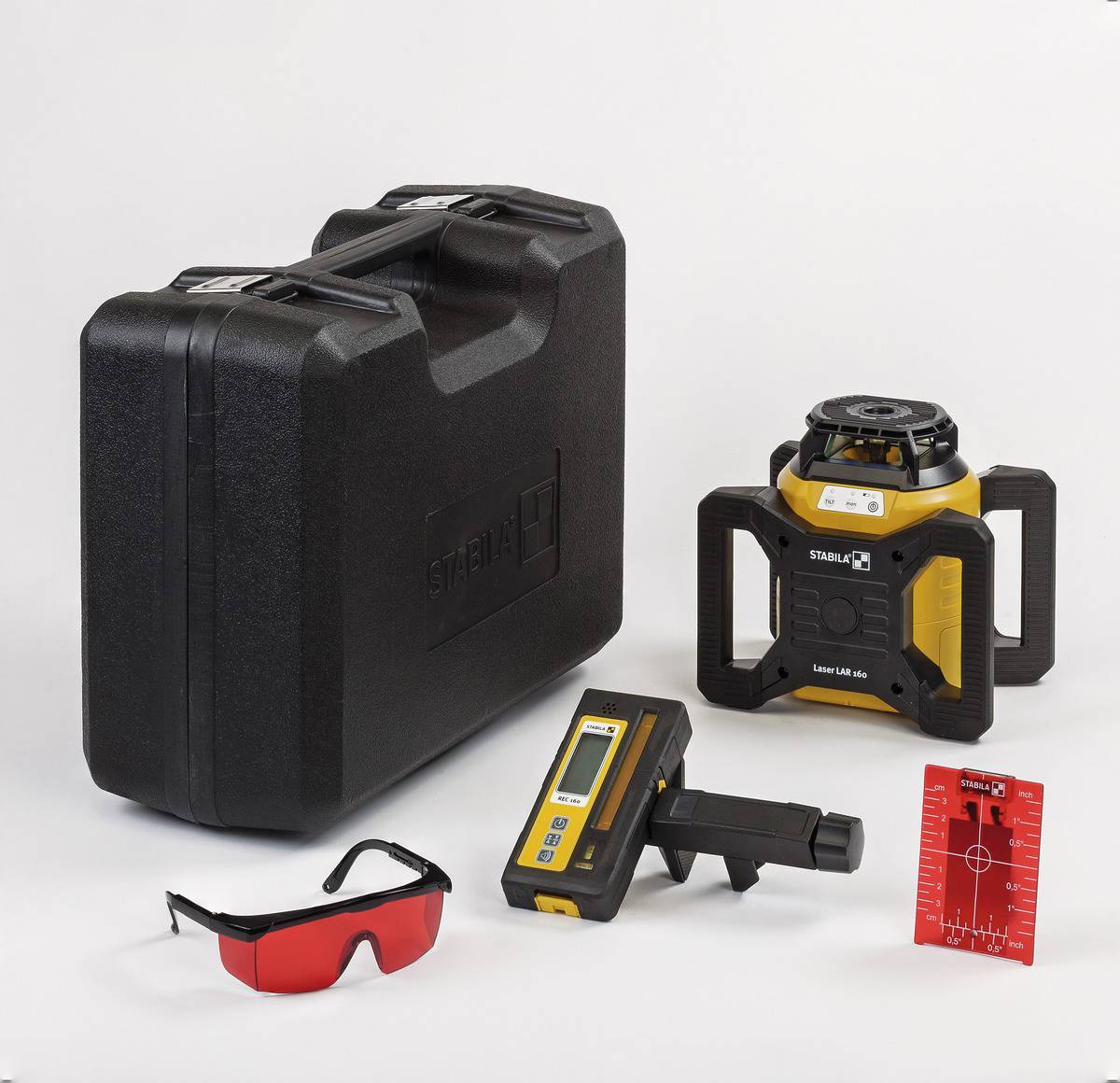 Tragbarer Lasernivellier mit Zubehör: Laser, Empfänger, Schutzbrille und Transportkoffer. Ideal für präzise Bauarbeiten.