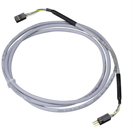 Graues, geschirmtes Kabel mit drei Steckverbindungen auf weißem Hintergrund.