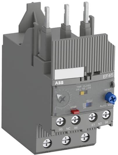 Ein graues elektrisches Schütz mit der Aufschrift 'ABB', Modell 'EF45'. Sichtbar sind Anschlussklemmen und Einstellfunktionen für Steuerungen.