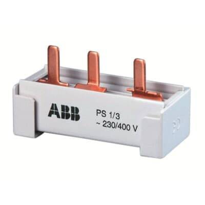 Abgebildet ist ein ABB-Elektrokomponent mit der Aufschrift 'PS 1/3 ~ 230/400 V'. Es hat drei kupferfarbene Kontakte und ist weiß.