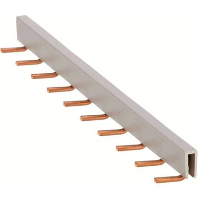 Ein Schienenverbinder mit mehreren Kupferanschlüssen, der zur Verbindung von elektrischen Komponenten in einem Schaltschrank verwendet wird.