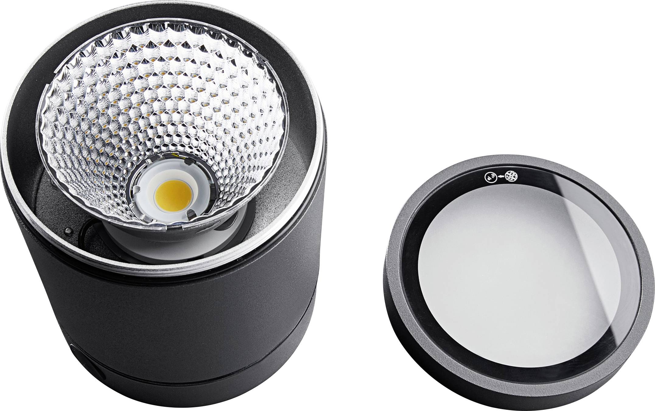 Schwarzer LED-Strahler mit abnehmbarer Glasabdeckung, geeignet für den Innenbereich. Links zeigt die offene Lampe das LED-Modul.