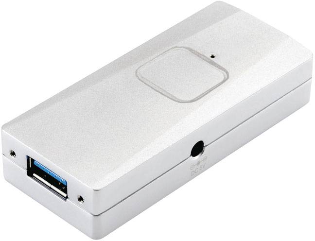 Ein silberner USB-Stick mit USB-3.0-Anschluss und einer kleinen LED-Anzeige auf der Oberseite, geeignet für Datenspeicherung.