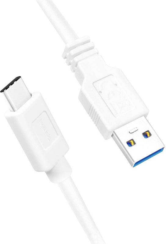 Ein weißes Kabel mit USB-C- und USB-A-Anschlüssen, das zum Verbinden von Geräten genutzt wird.