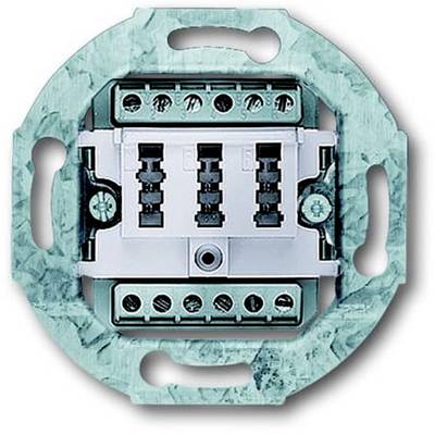 Elektrische Anschlussdose mit mehreren Schraubklemmen, montiert auf einer grünen Metallplatte, geeignet für mehrere Kabelverbindungen.