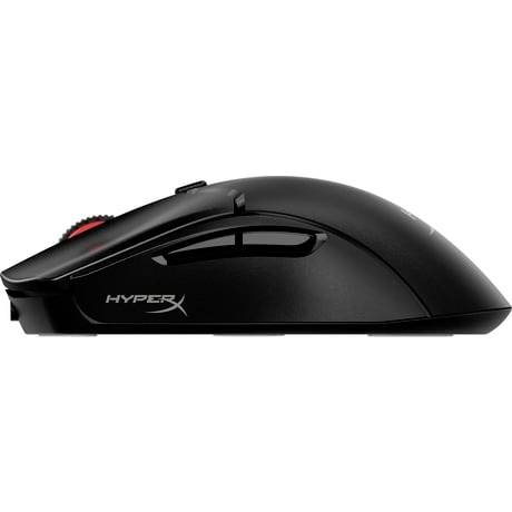 Schwarze Gaming-Maus von der Seite mit ergonomischem Design und rotem Scrollrad, seitlichen Tasten und 'HyperX'-Logo.