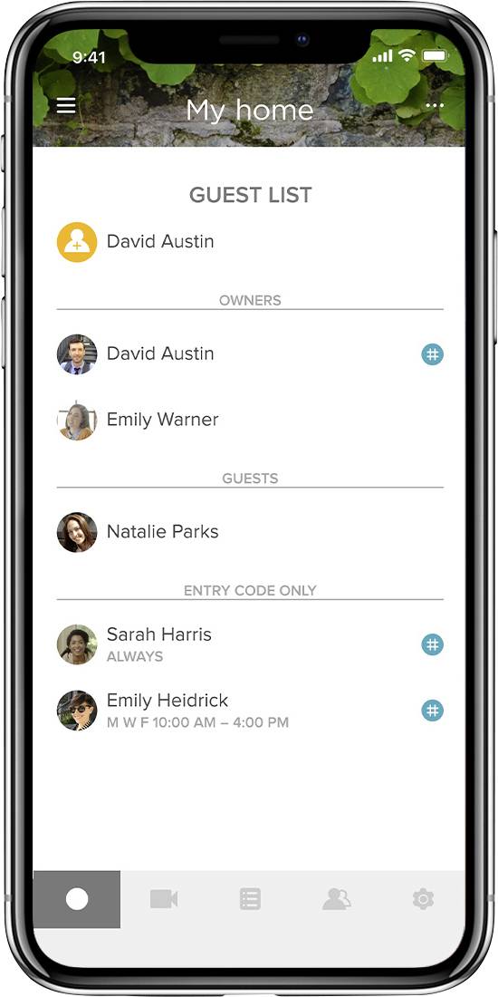 Gästeliste auf einem Smartphone-Bildschirm mit Eigentümern und Gästen, inklusive Namen, Bildern und Zeitabschnitten für den Zugang.