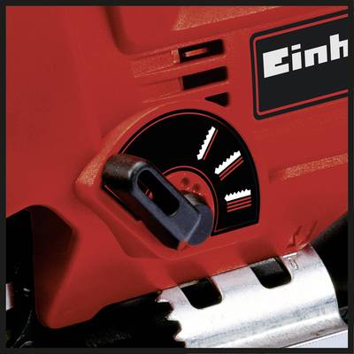 Roter elektrischer Apparat mit Sägeblatt-Einstellung, schwarzes Zifferblatt mit Zähnen zeigt verschiedene Schnitteinstellungen. Marke: Einhell.