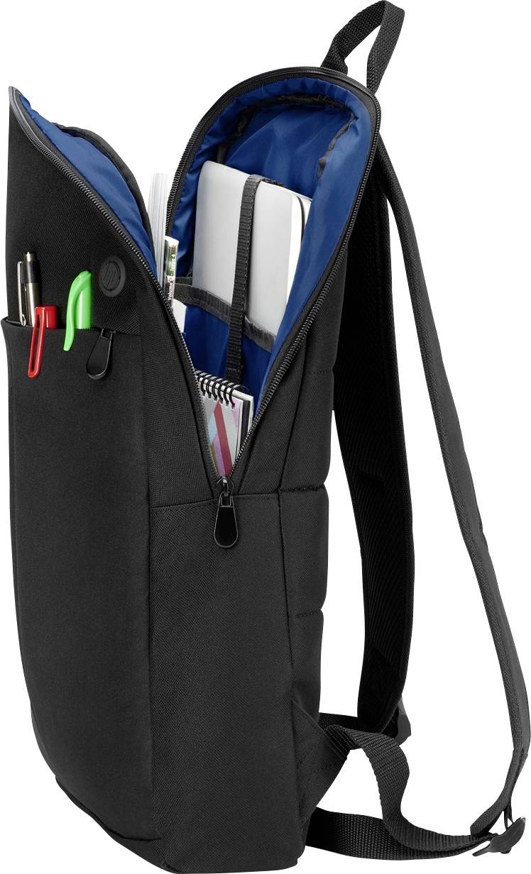 Schwarzer Rucksack mit geöffnetem Hauptfach, sichtbar sind ein Laptop, Notizbücher, Stifte und andere Bürozubehörteile.