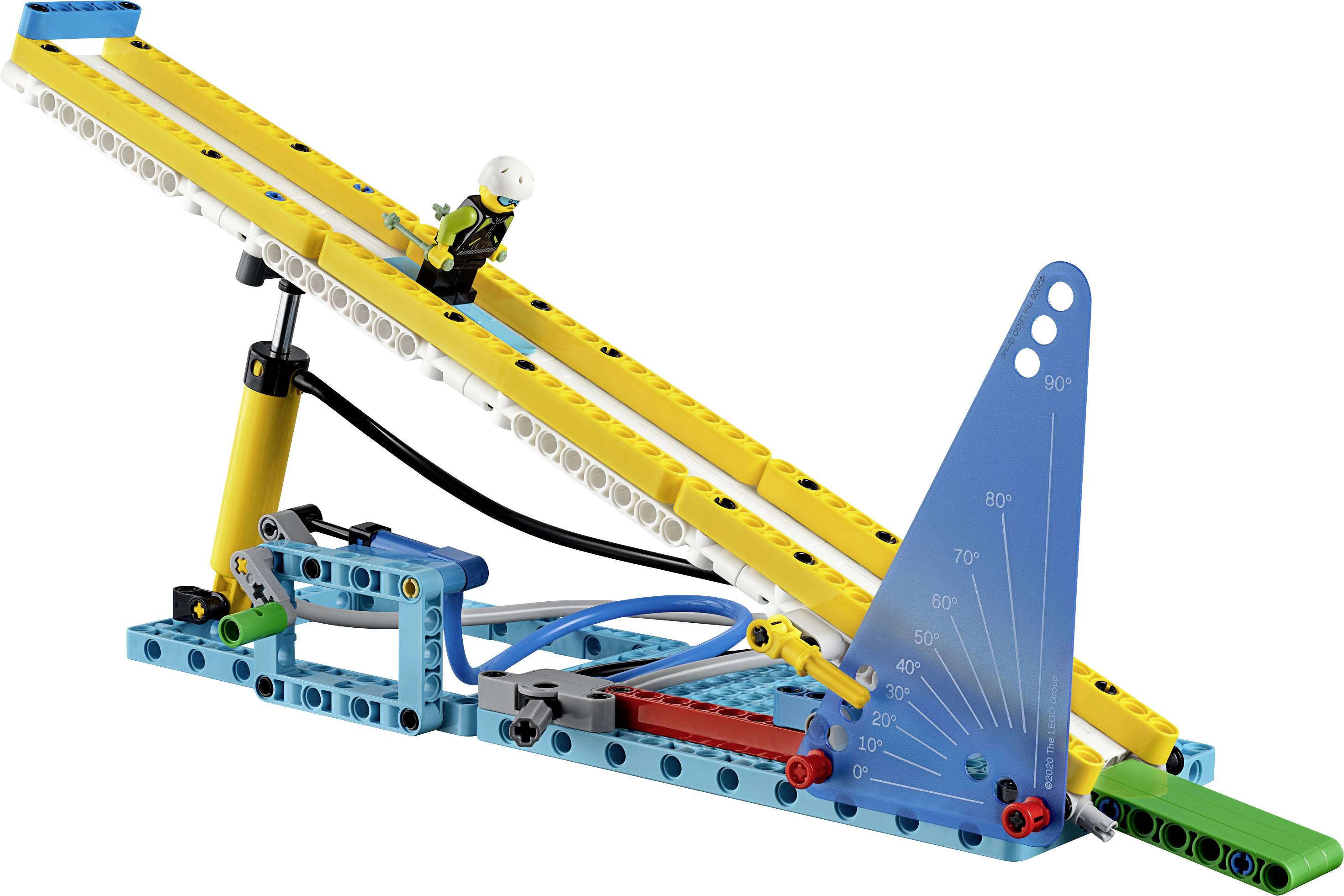 LEGO-Modell eines Katapults mit Figur und Winkelmesser; zeigt einen experimentellen Aufbau für physikalische Demonstrationen.