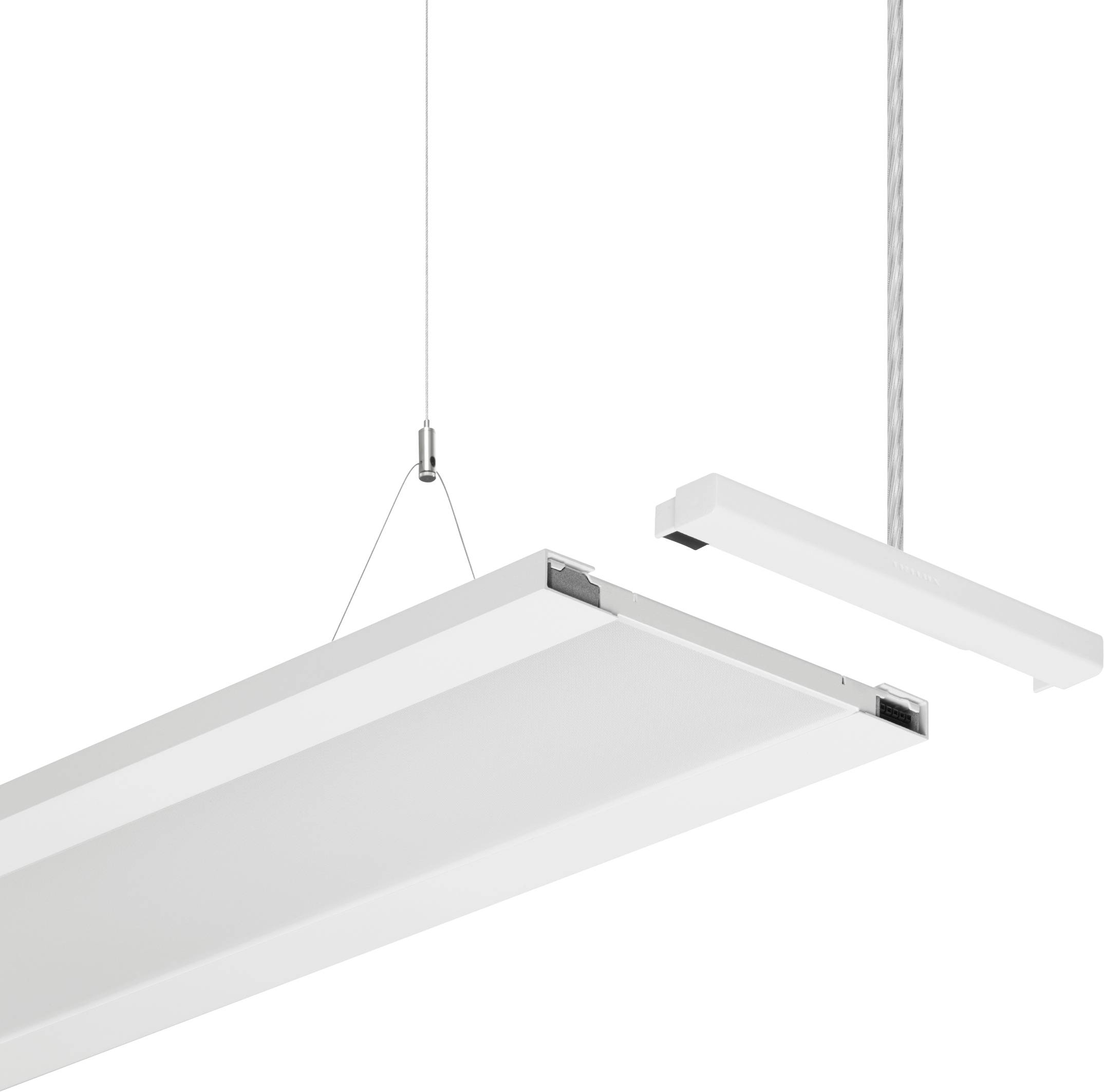 Eine moderne, rechteckige Pendelleuchte mit minimalistischen Design. Sie hängt an einem dünnen Draht von der Decke.