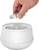 Hand füllt 'Refresh'-Duftöl in weißen Aroma-Diffuser.