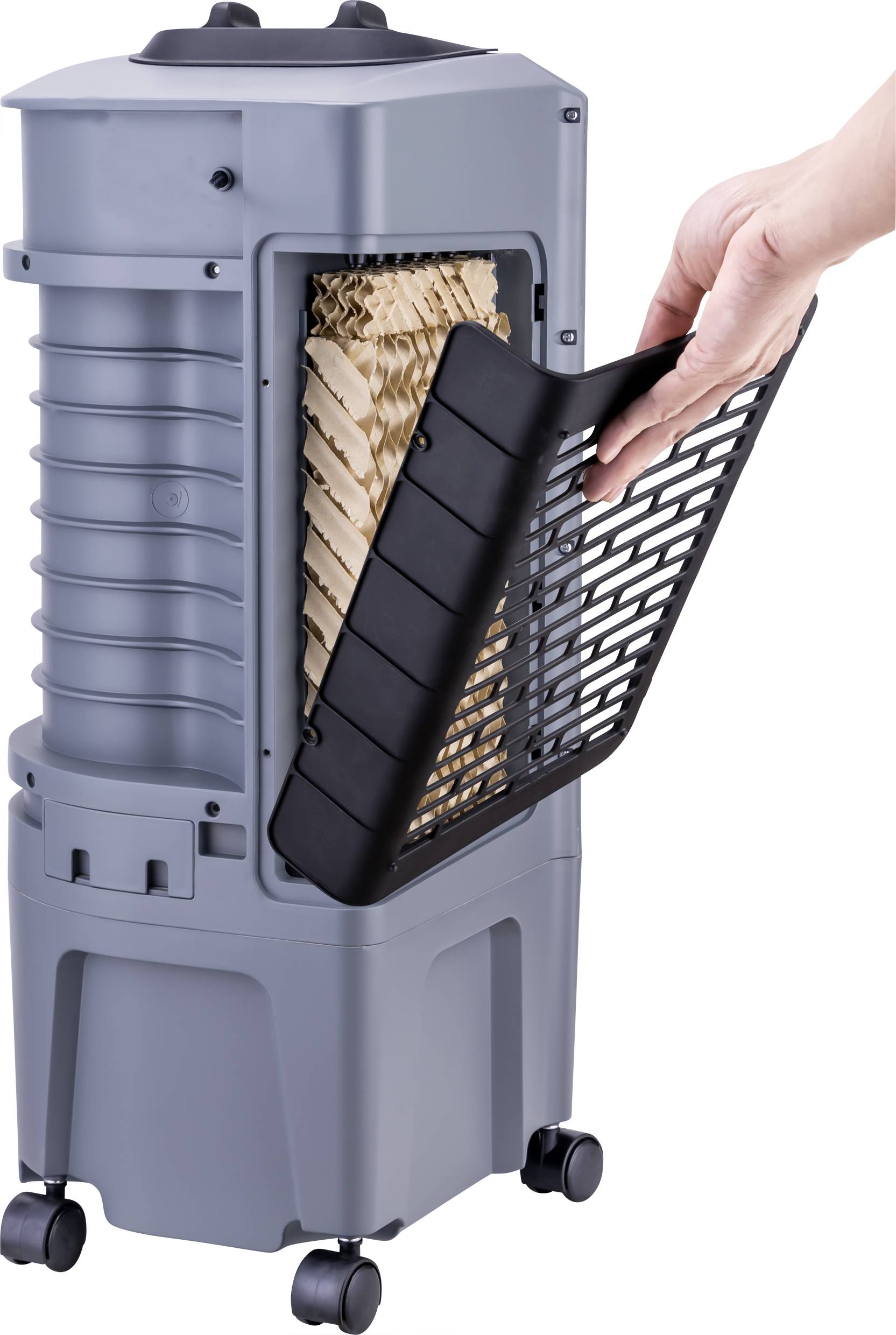 Klimagerät mit geöffneter seitlicher Abdeckung zeigt das Innenfilterelement, eine Hand hält den Abdeckungsgriff, Gerät auf Rollen.