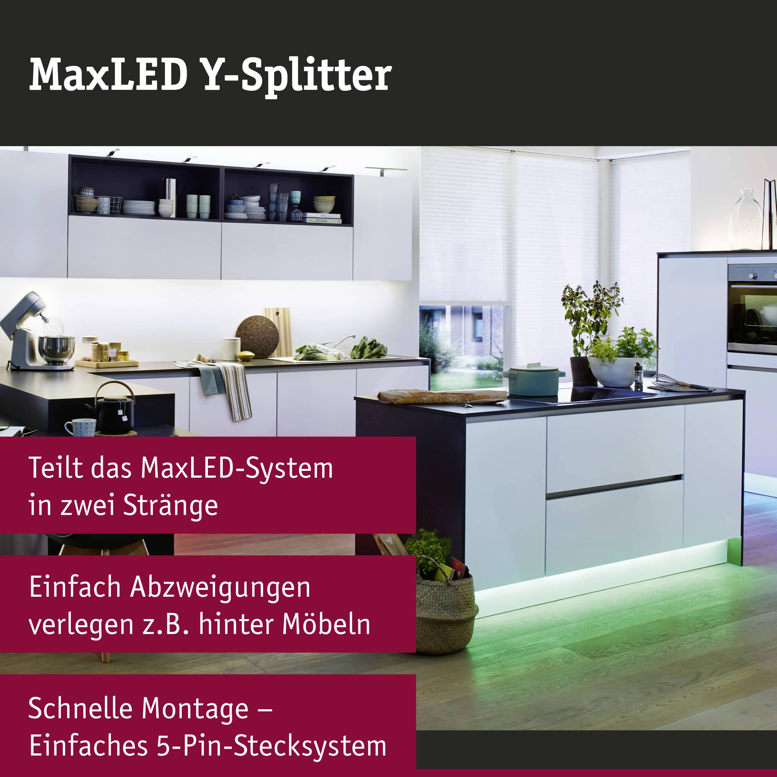 'Moderne Küche mit LED-beleuchteter Insel. MaxLED Y-Splitter ermöglicht flexible Beleuchtung in zwei Strängen hinter Möbeln.'