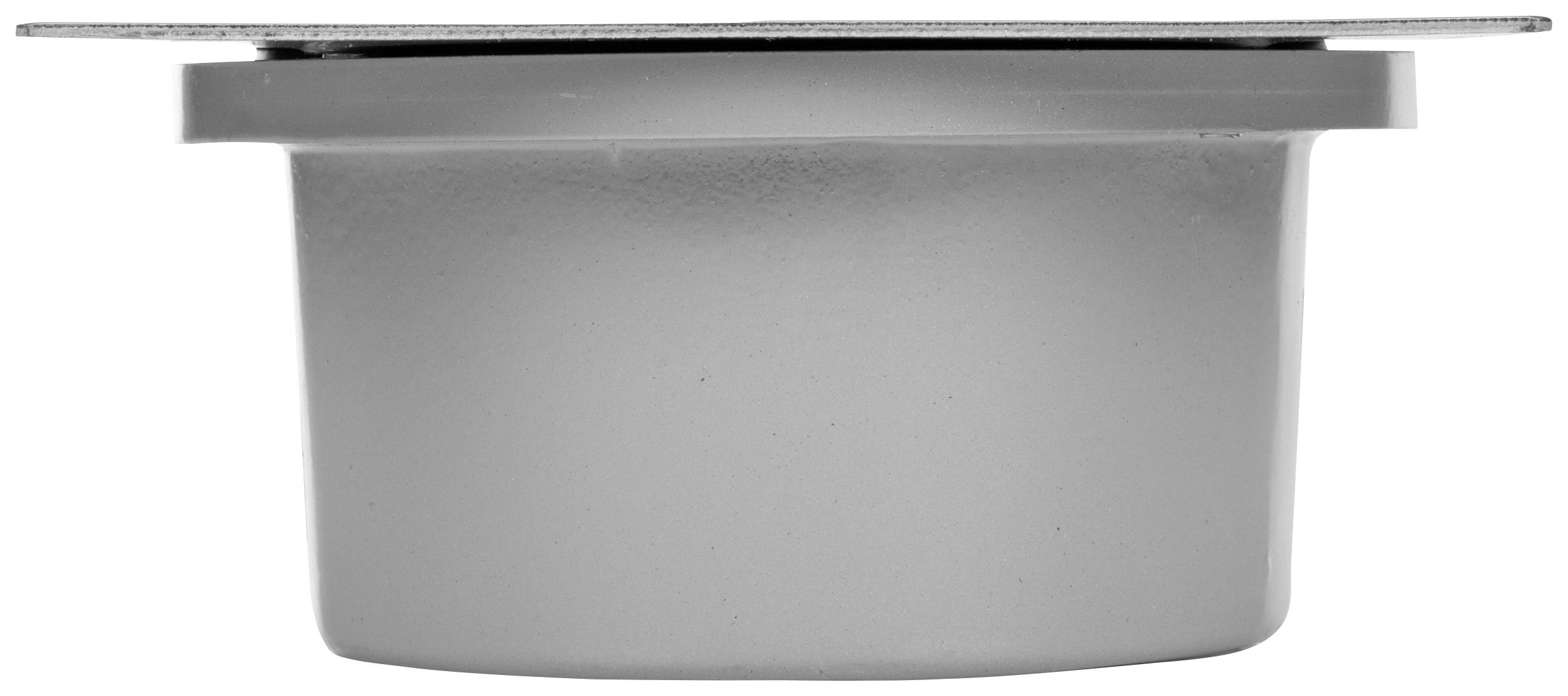 Ein einzelner, weißer Plastikbecher mit Deckel, seitlich betrachtet. Der Becher hat eine zylindrische Form und keine sichtbaren Etiketten.