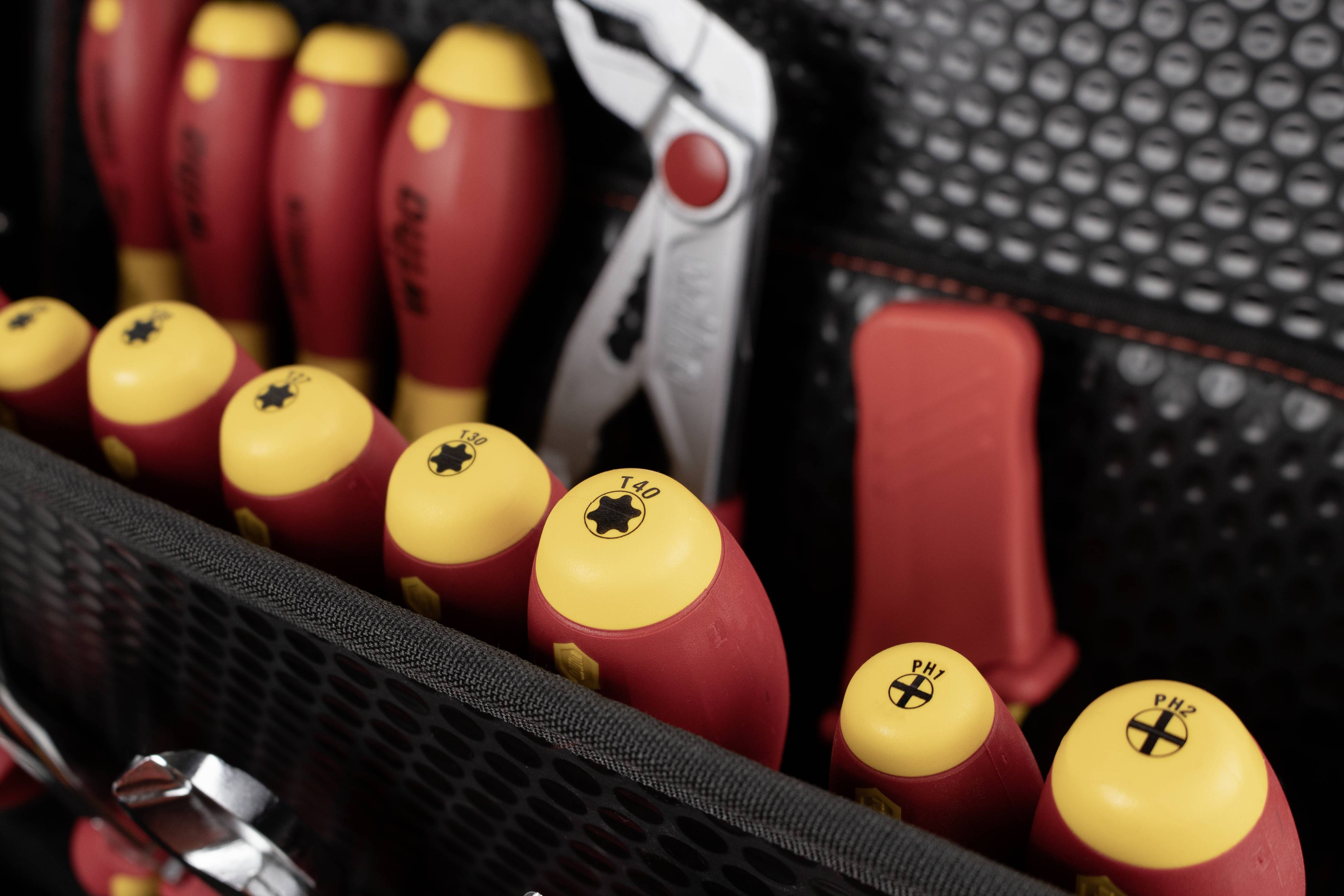 WIHA Werkzeugsortiment XL eMobility 77-teilig im Schutzkoffer-19