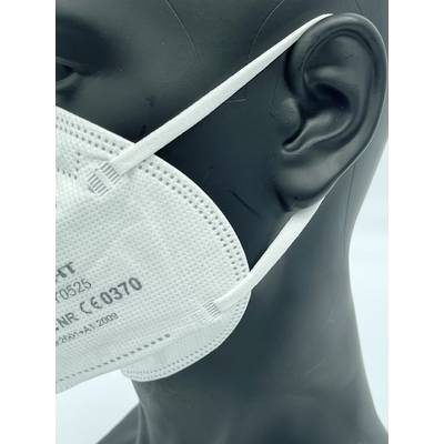 Nahaufnahme eines Modells mit einer weißen FFP2-Maske. Die Maske bedeckt Mund und Nase und ist mit Ohrschlaufen befestigt.