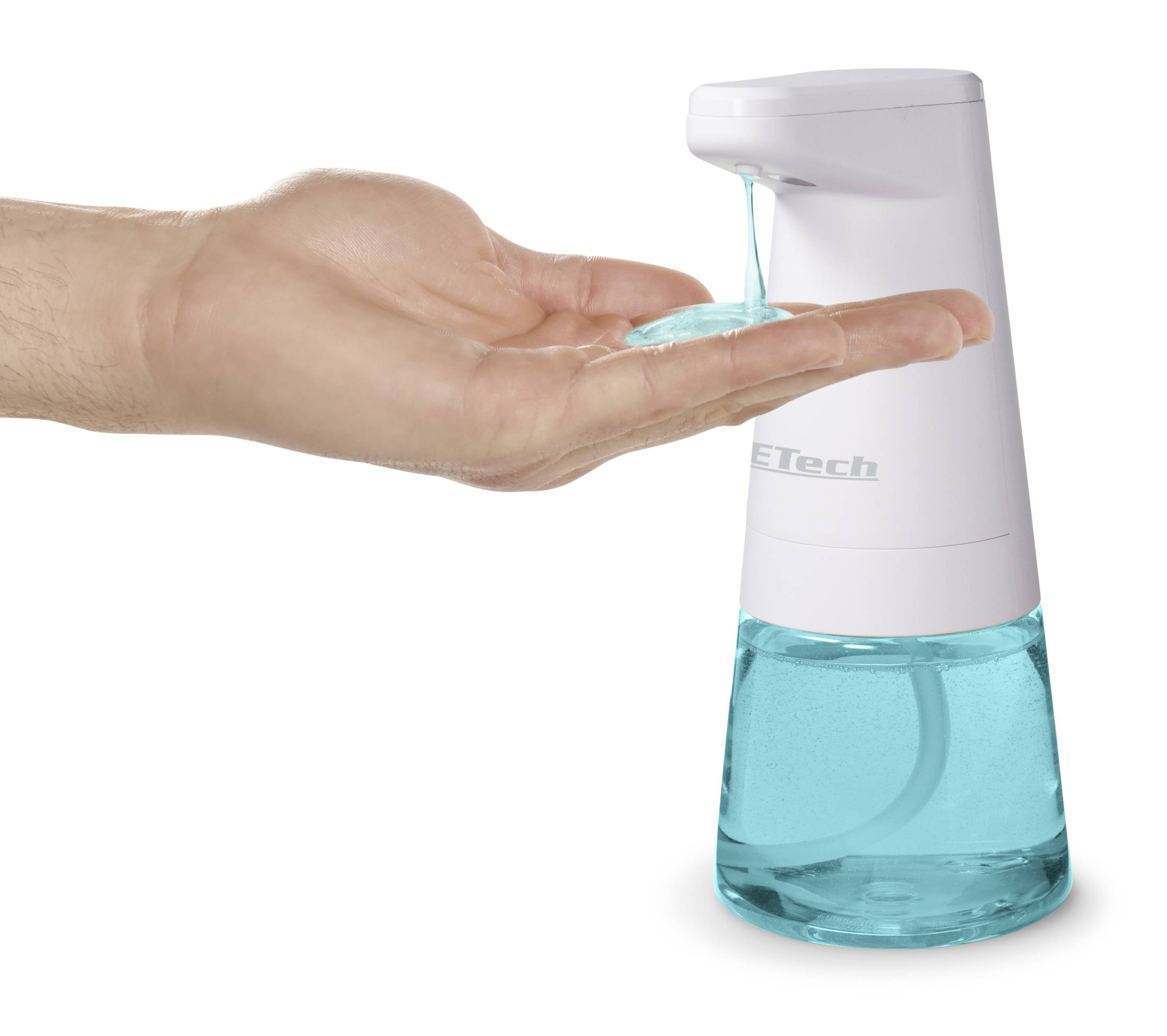 Eine Hand wird unter einen automatischen Seifenspender gehalten, aus dem blaue Flüssigseife fließt.