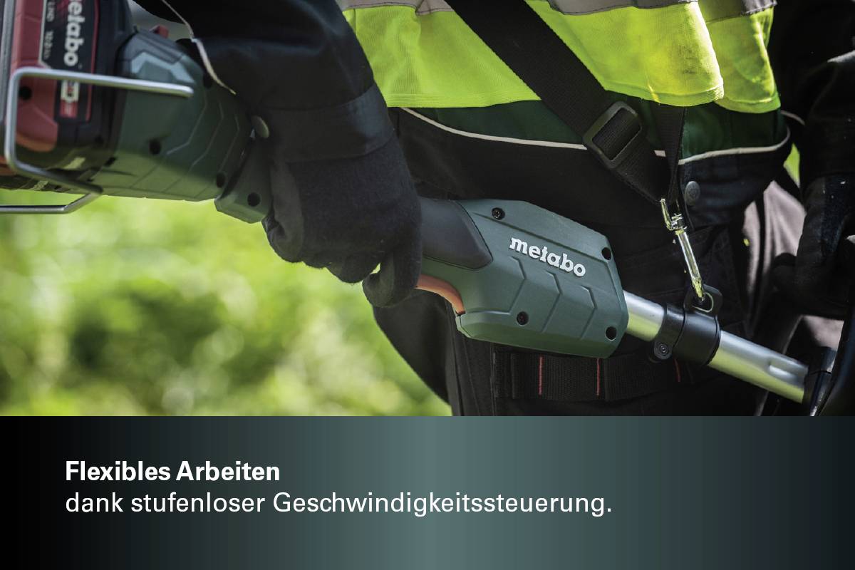 'Flexibles Arbeiten dank stufenloser Geschwindigkeitssteuerung.' Ein Arbeiter mit einer Metabo-Power-Tool bei der Arbeit im Freien.