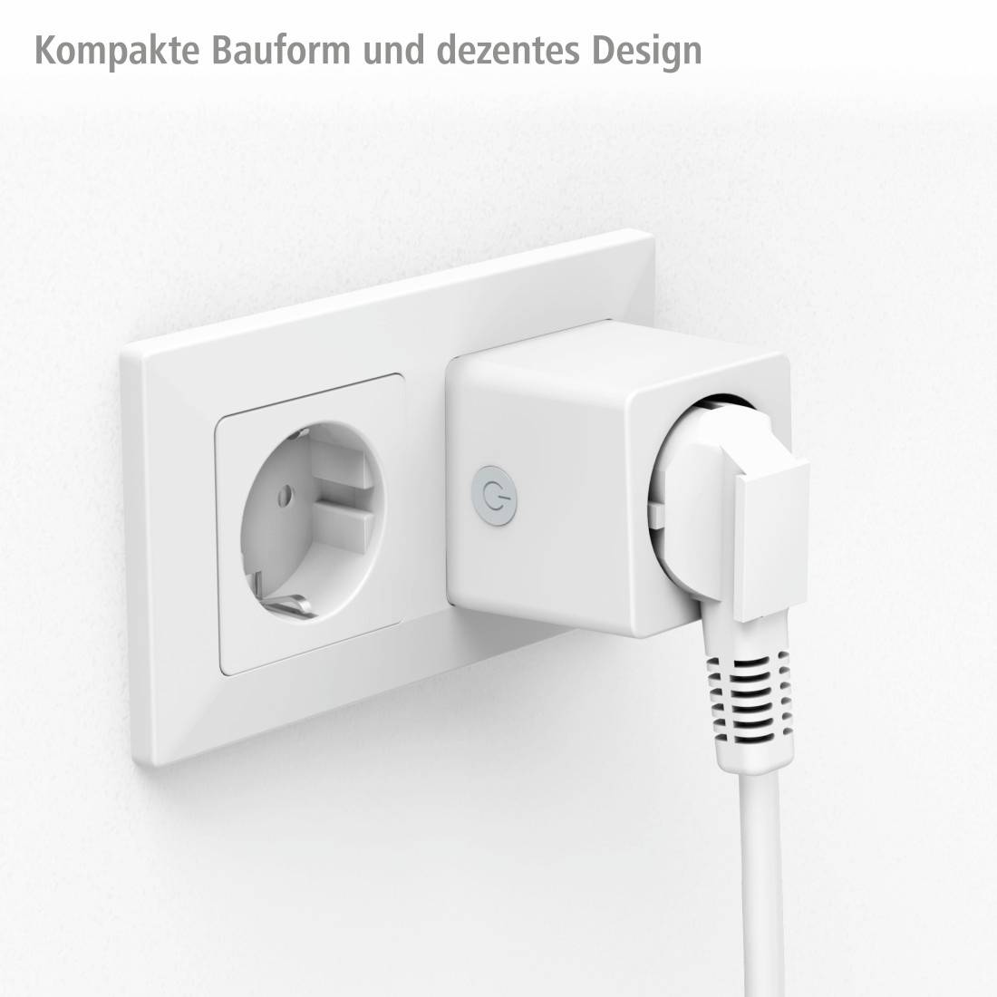 Steckdose an der Wand mit einem eingesteckten Adapter, der über ein angeschlossenes Kabel verfügt. Text darüber: 'Kompakte Bauform und dezentes Design'.