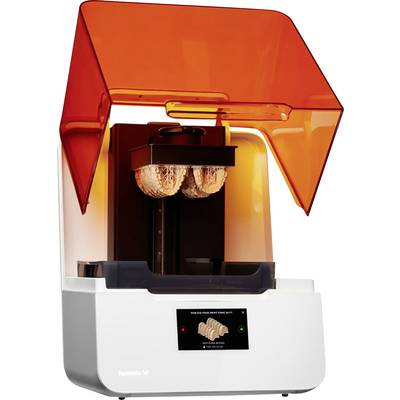 '3D-Drucker mit orangefarbener Abdeckung, zeigt gedrucktes Objekt. Bildschirm zeigt Fortschritt. Gerät in moderner, kompakter Form.'