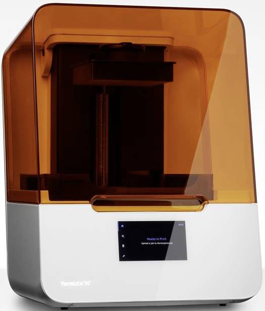 Ein 3D-Drucker mit transparentem, orangem Gehäuse und einem digitalen Display auf der Vorderseite, bereit zum Drucken.