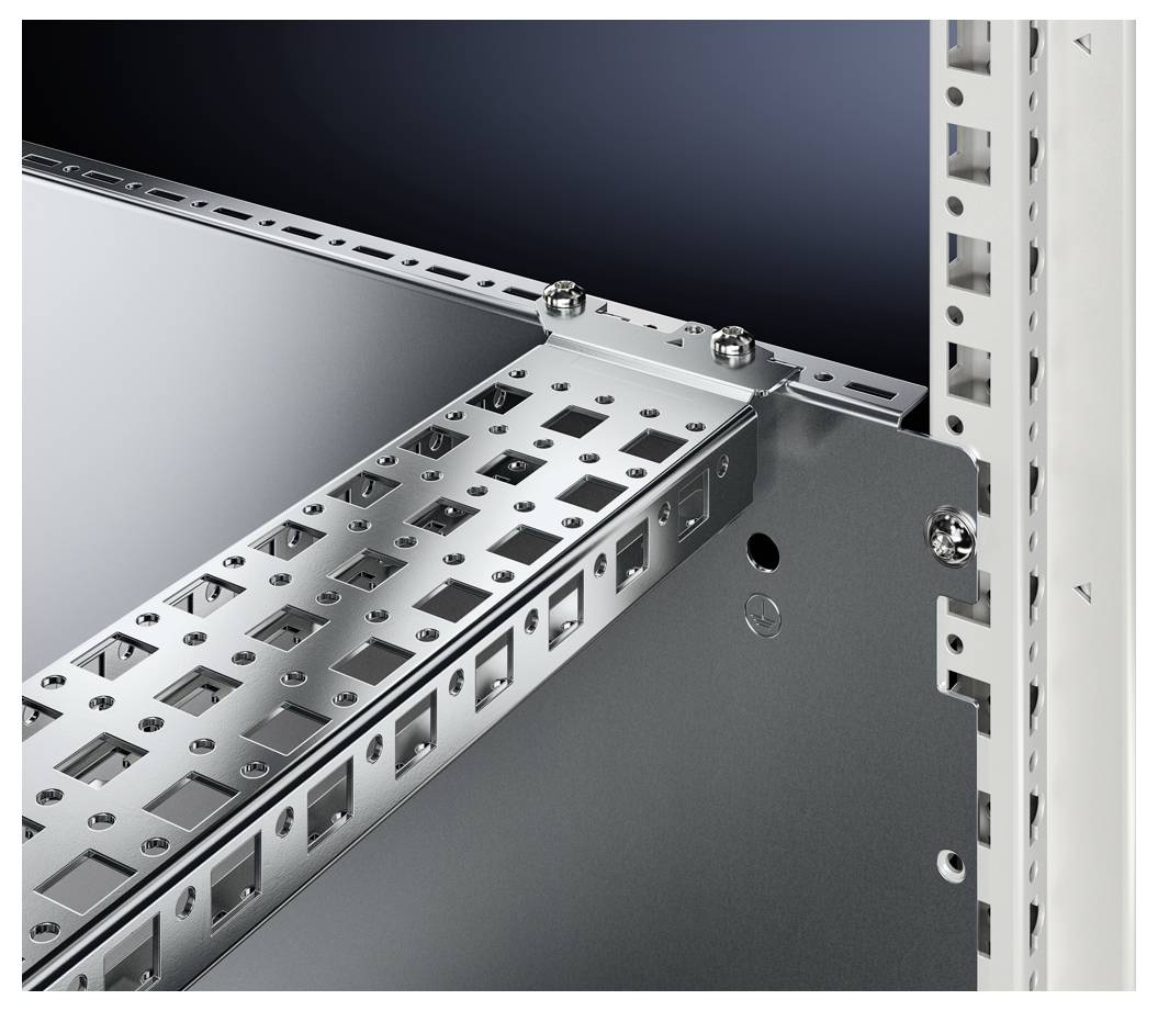 Metallisches Baukastensystem zur Rackmontage, einschließlich Winkelprofilen und Streben, das Flexibilität und Stabilität bietet.