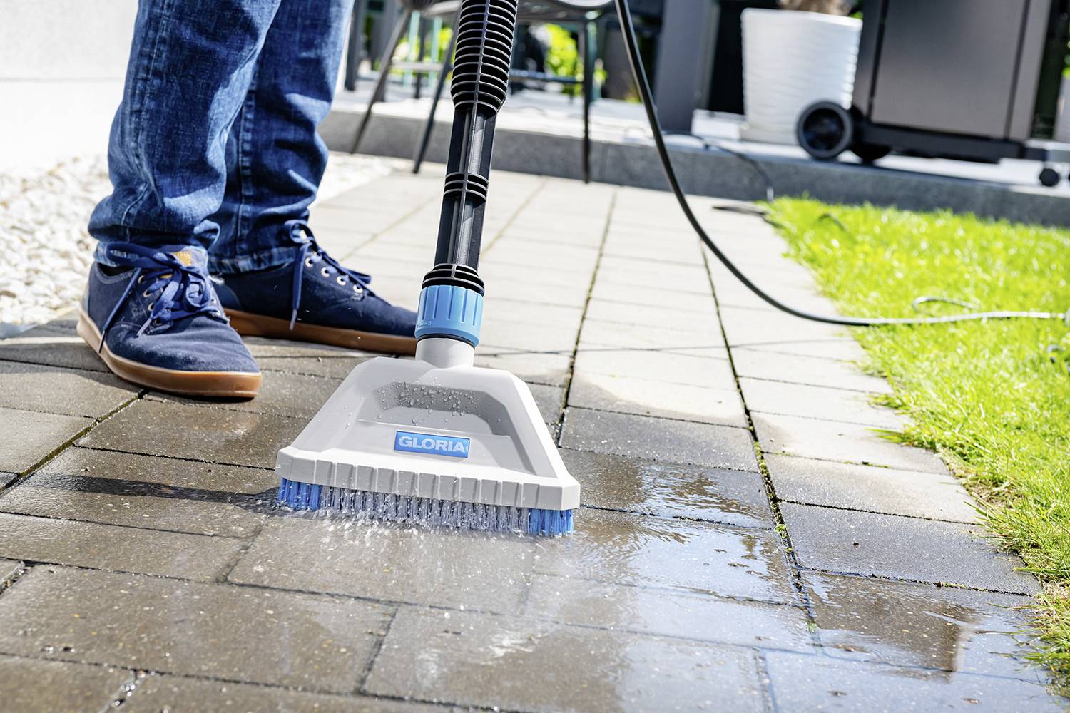 Gehweg reinigen