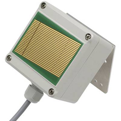 Ein rechteckiger Feuchtigkeitssensor in einem weißen Gehäuse mit einem Kabel. Sensor ist gekippt montiert und hat goldene parallele Linien.