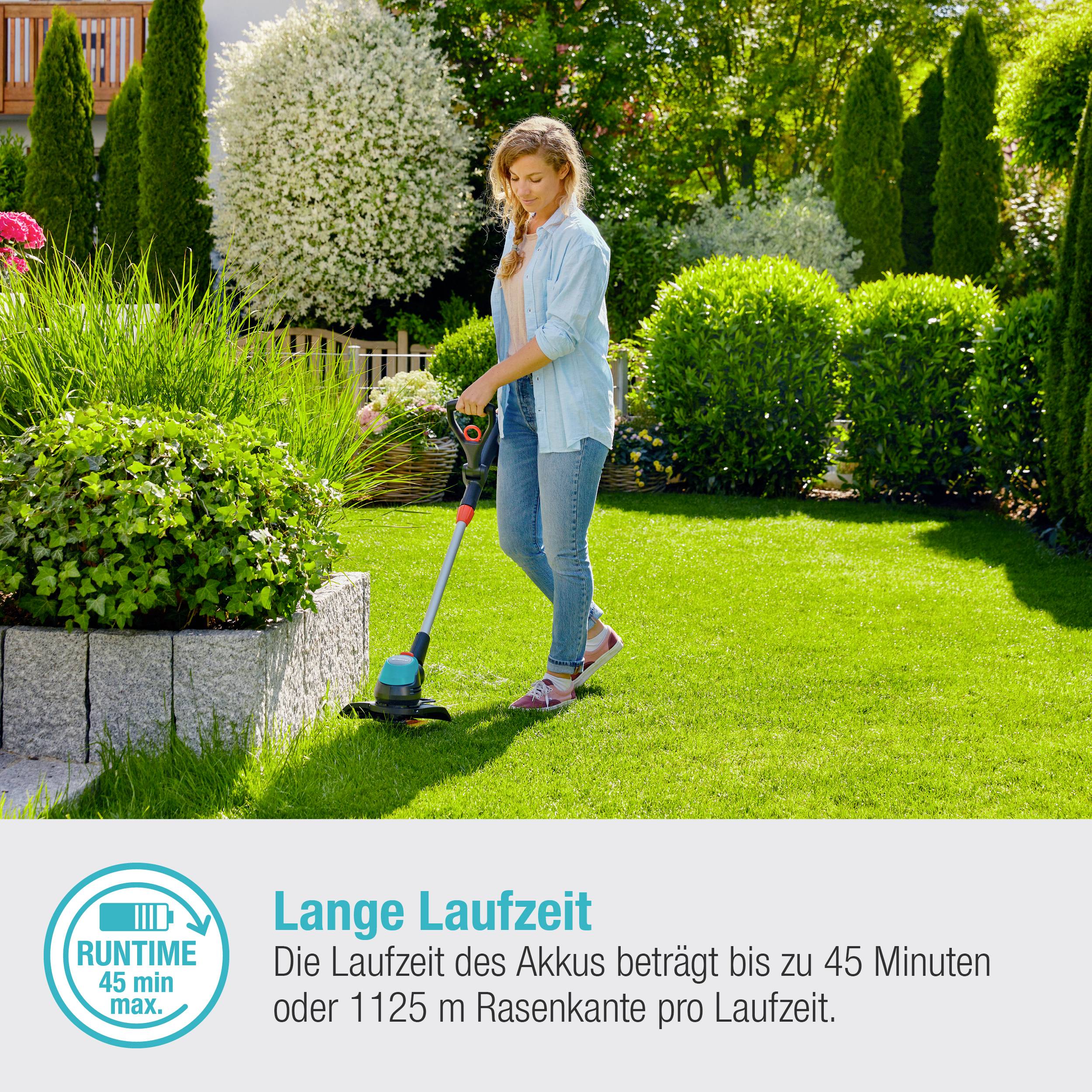 Frau mäht Rasen mit kabellosem Rasentrimmer im Garten. Text im Bild: 'Lange Laufzeit bis zu 45 Minuten'. Lushes Grün im Hintergrund.
