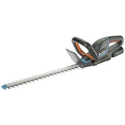 Akkubetriebene Heckenschere mit ergonomischem Griff und Sicherheitsknopf. Geeignet für präzises Trimmen von Büschen und Hecken.