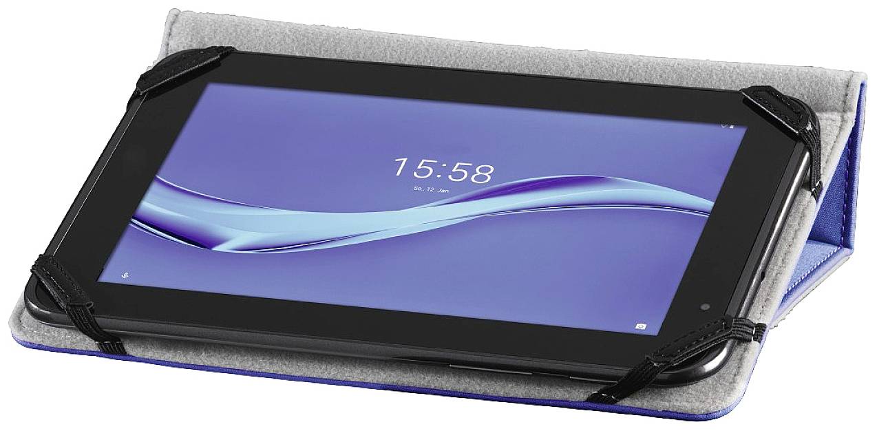 Ein Tablet liegt in einer Hülle, Bildschirm zeigt die Uhrzeit 15:58 an.