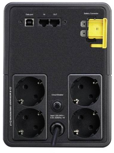 Vier Steckdosen, ein Sicherungsschalter und Anschlüsse für Datenaustausch und Batterieerweiterung auf einem Stromversorgungsgerät.