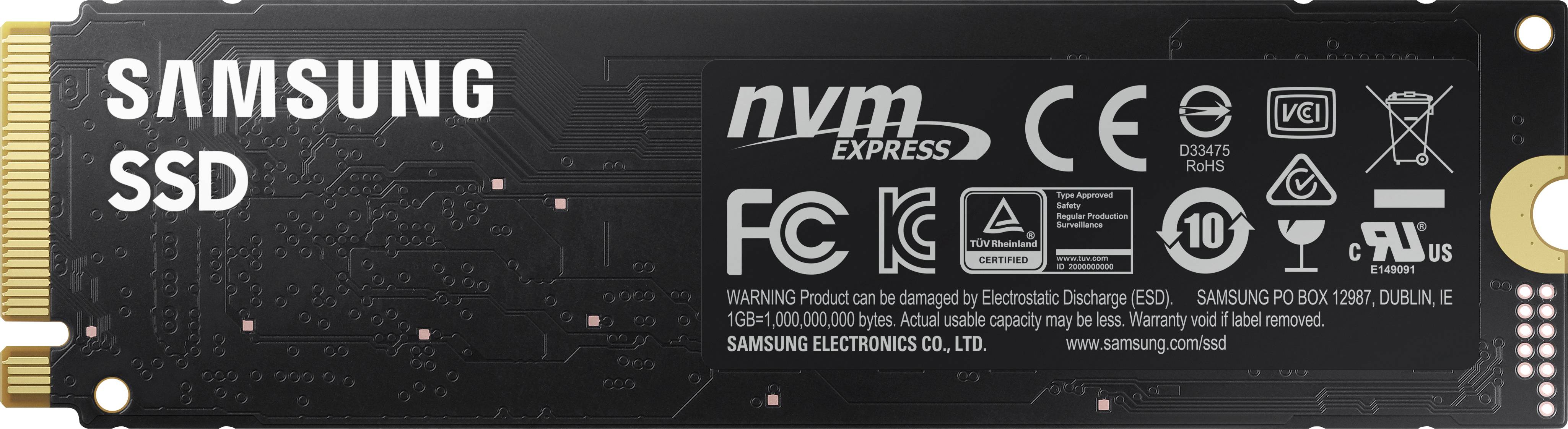 Schwarze Samsung SSD mit NVM Express und verschiedenen Sicherheits- und Zertifizierungslogos auf der Vorderseite.