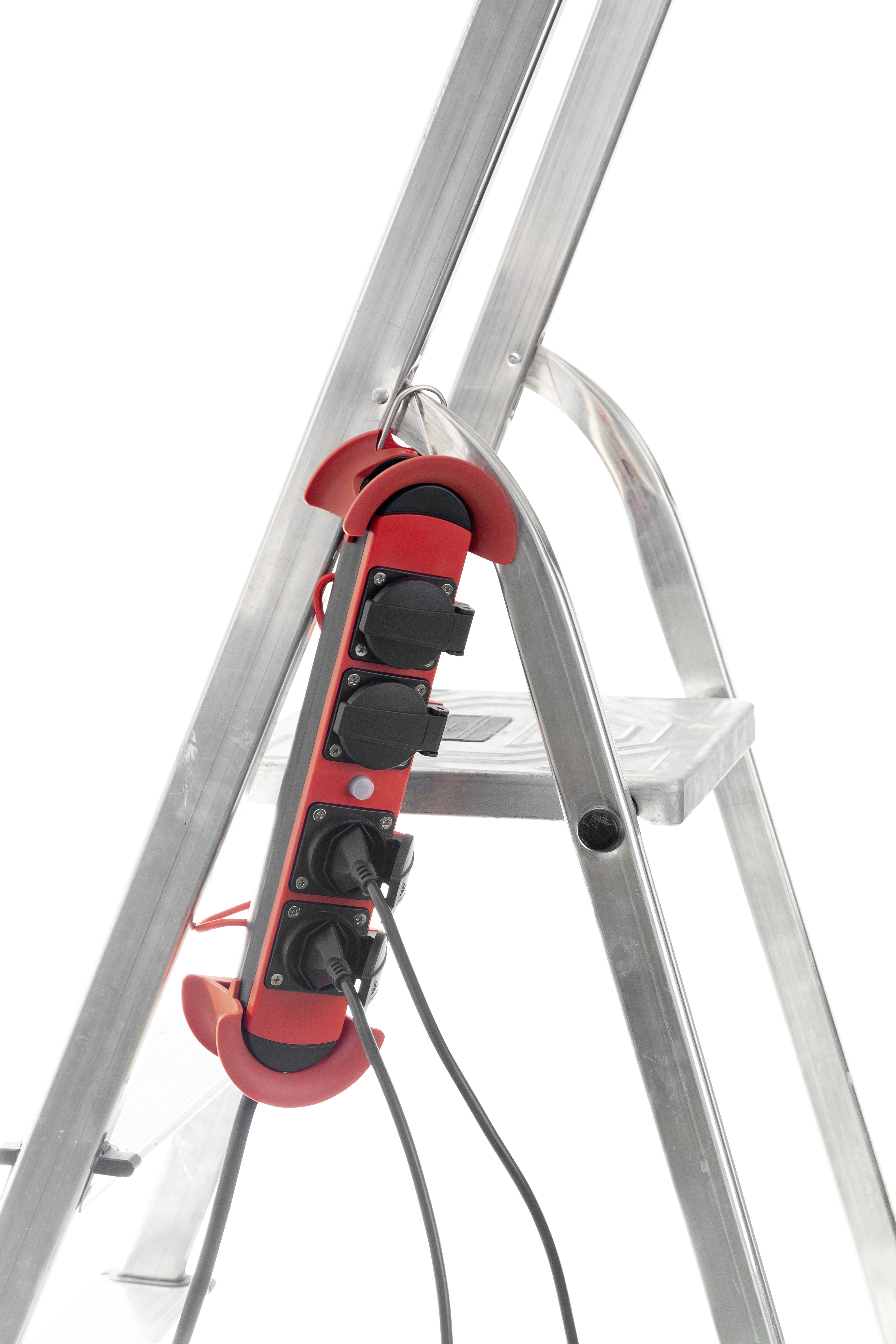 Max Hauri AG – Steckdosenleiste Construct Line 4x Typ13 90° mit Klappdeckel IP44 →