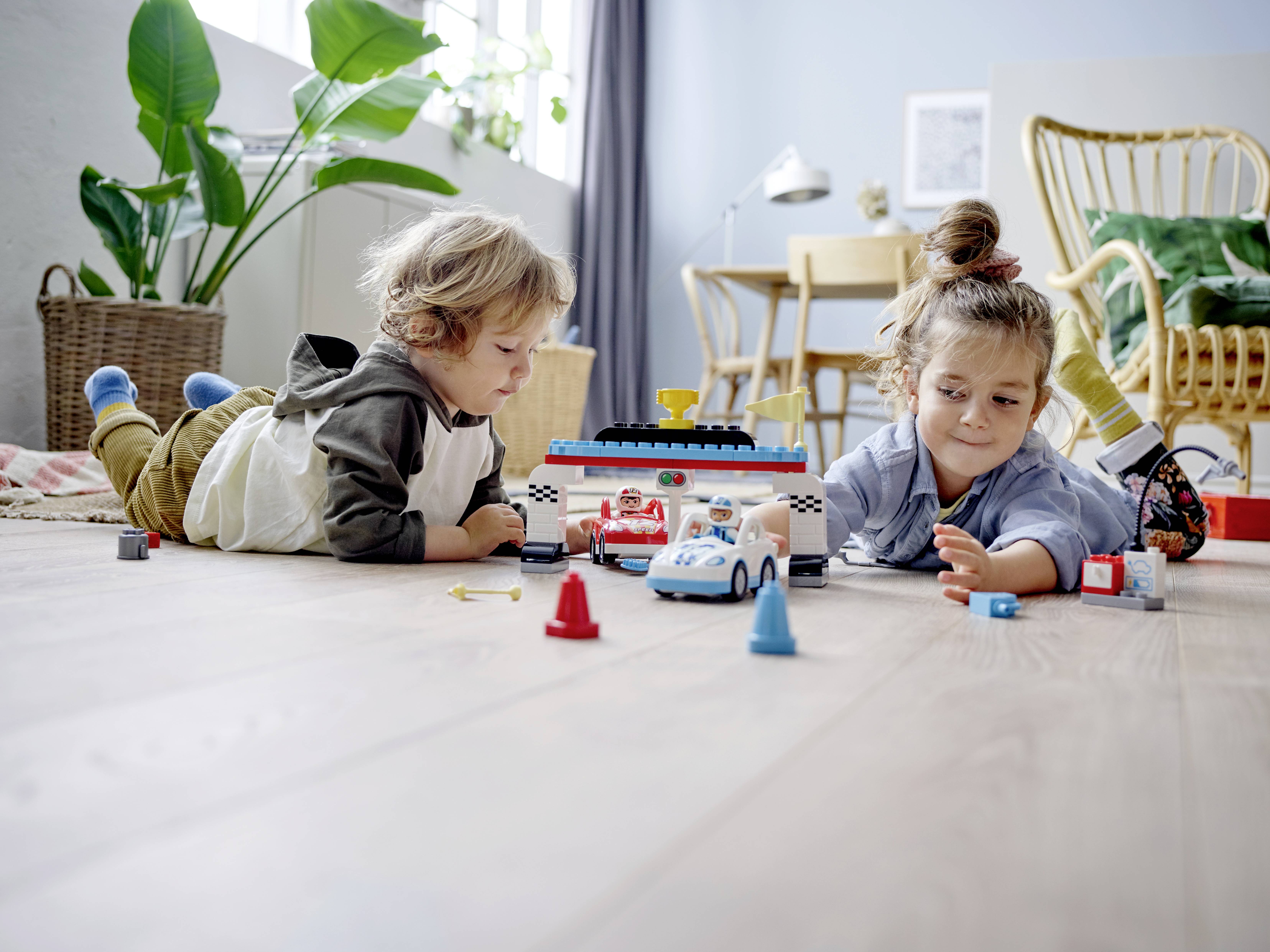 10947 LEGO® DUPLO® Rennwagen