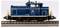 Blau-gelbe Lokomotive 360 913-8 der Deutschen Bahn auf einem Gleis, seitliche Ansicht.