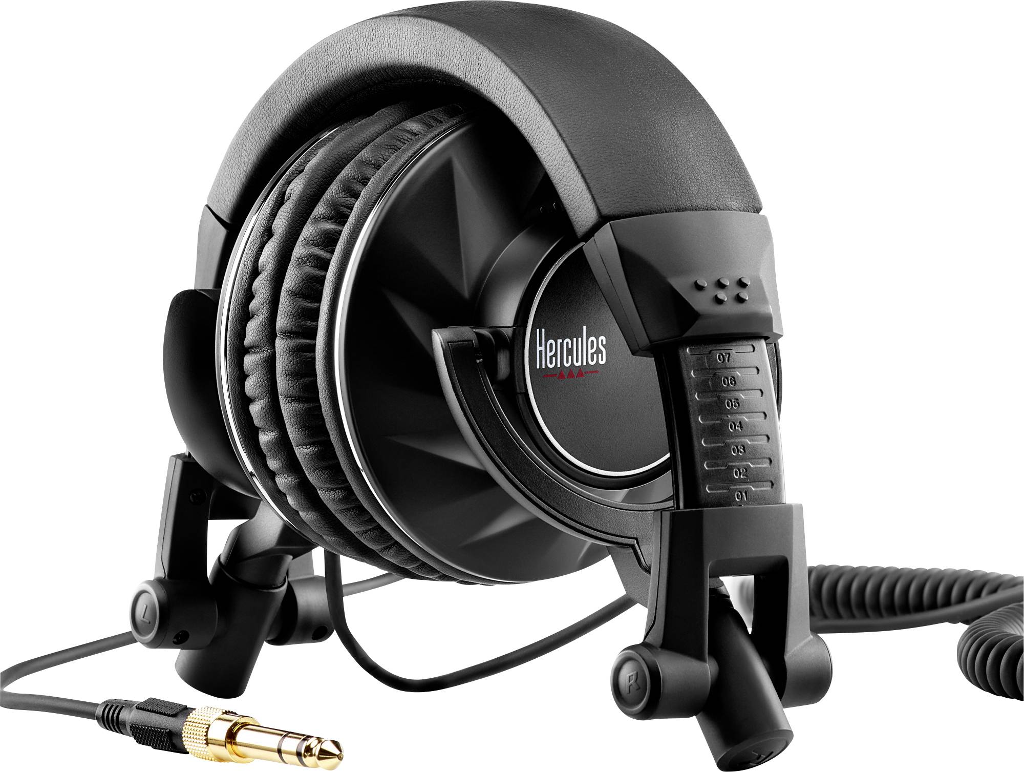 Schwarzer Over-Ear-Kopfhörer von Hercules mit gedrehtem Kabel und 6,3-mm-Klinkenstecker, auf einem Tisch platziert.