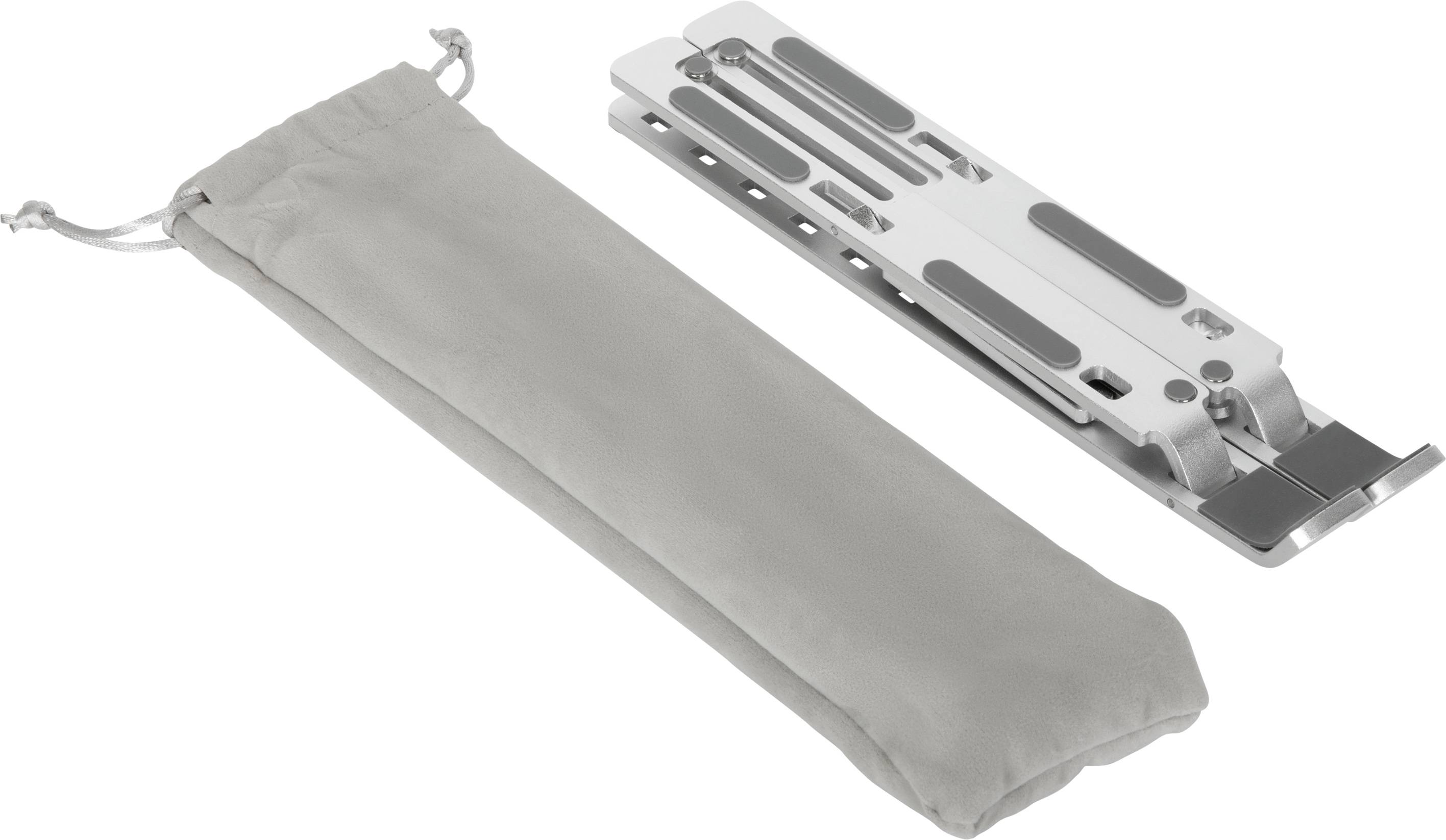 Zusammenklappbarer Laptop-Ständer aus Metall neben einer grauen Stofftasche. Ideal für mobile Nutzung und ergonomische Arbeitspositionen.