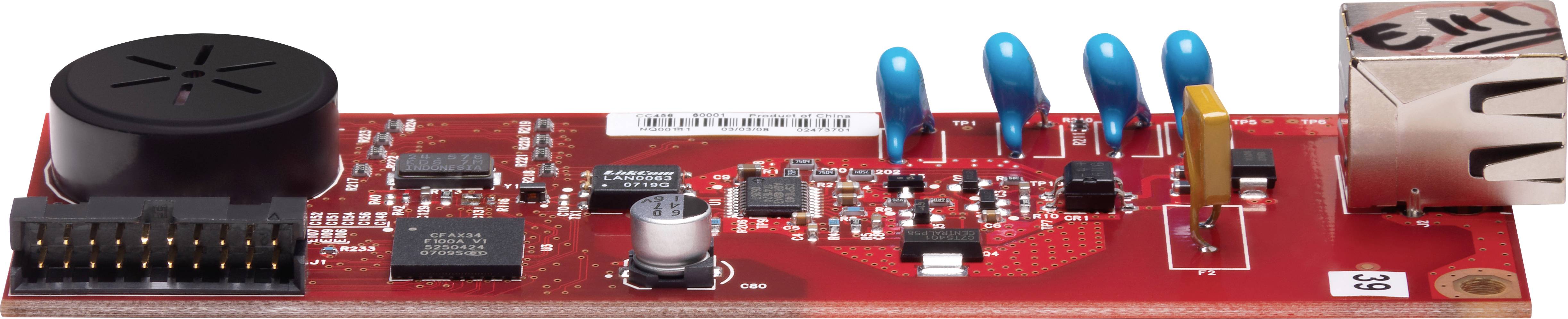 Rote elektronische Platine mit diversen Komponenten wie Chips, Kondensatoren und Anschlüssen, vermutlich Teil eines technischen Geräts.