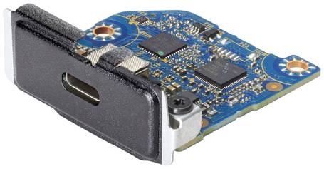 Eine USB-C-Karte mit einem Anschluss vor weißem Hintergrund.