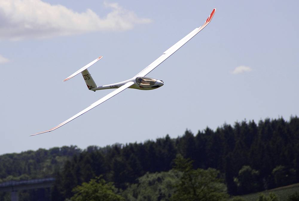 Elektrosegelflugmodell mit abgeschaltetem Antrieb