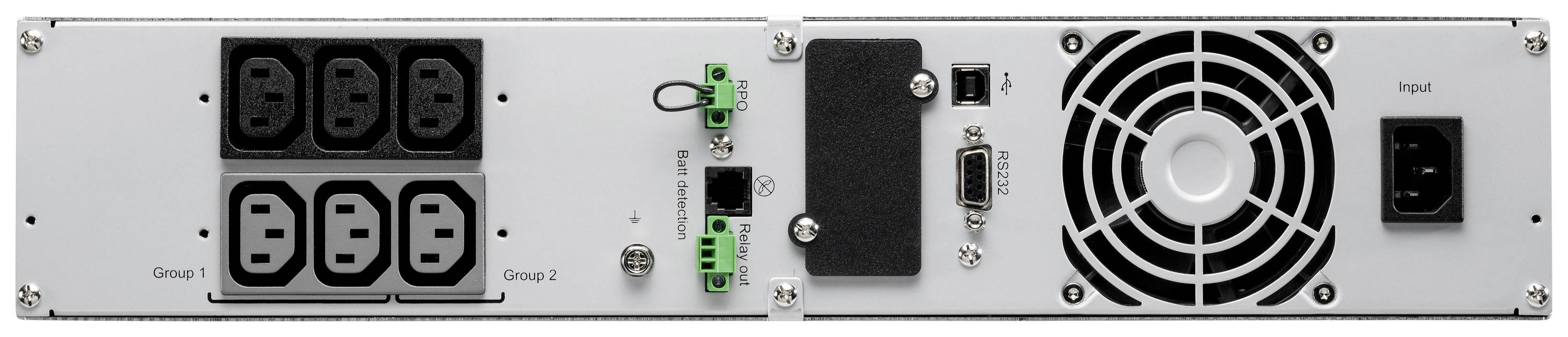 'Rückseite eines elektrischen Geräts mit vier Steckdosen auf der linken Seite, Anschlussklemmen in der Mitte und Lüfter rechts.'